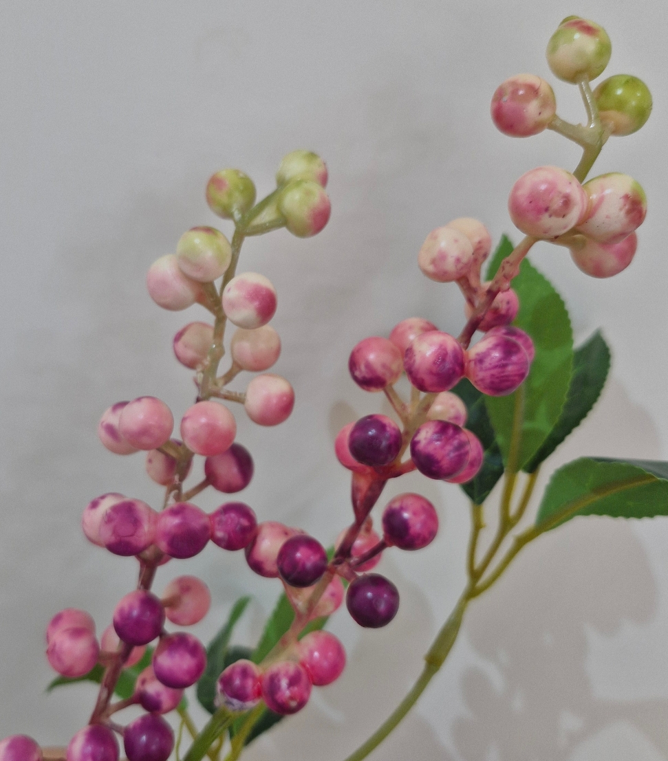 شاخه زالزالک همراه برگ - صورتی